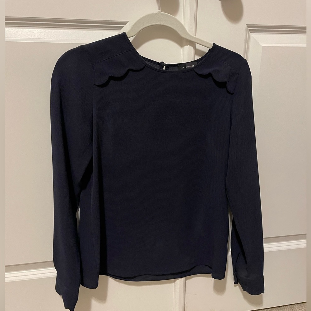 The Limited Navy Blue blouse. Excellent condition. Size: XS